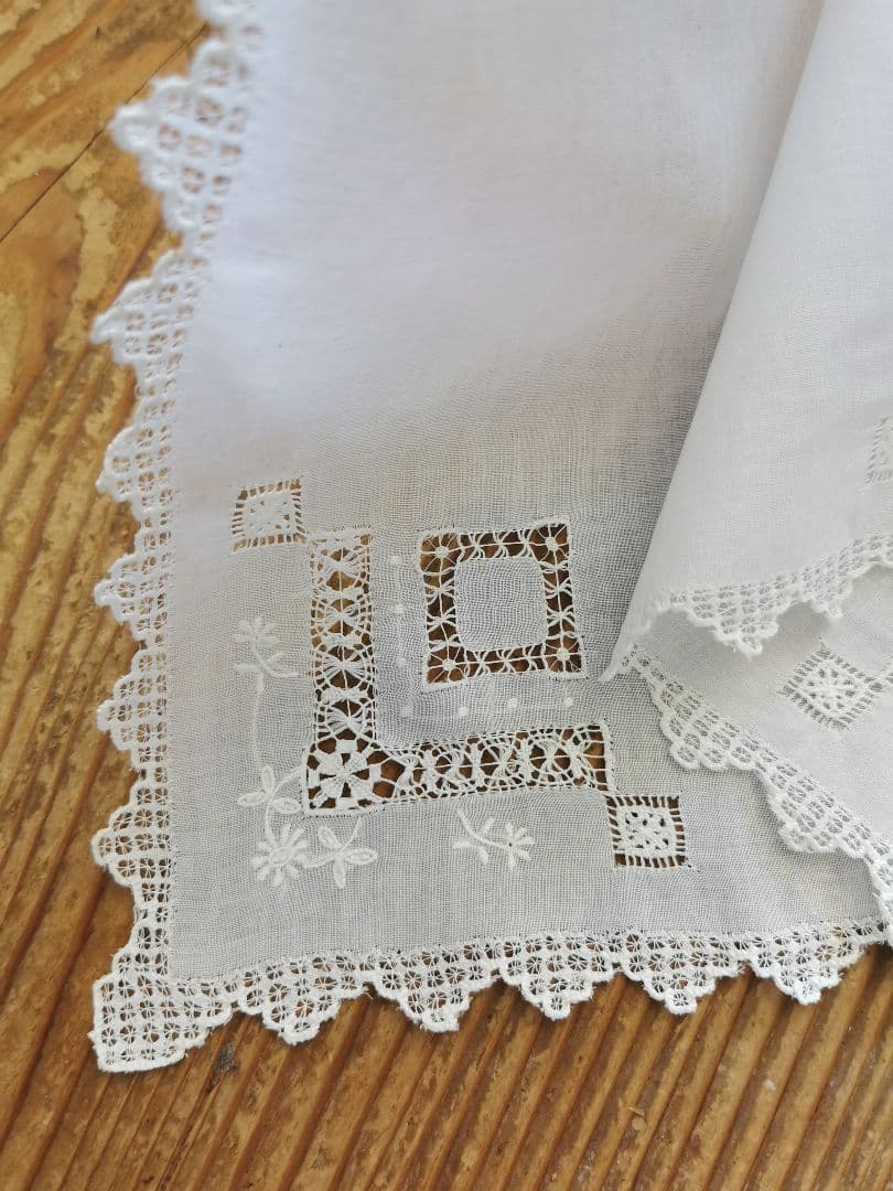 アンティーク ドローン&ニードルワーク リネンクロスハンカチ 総刺繍