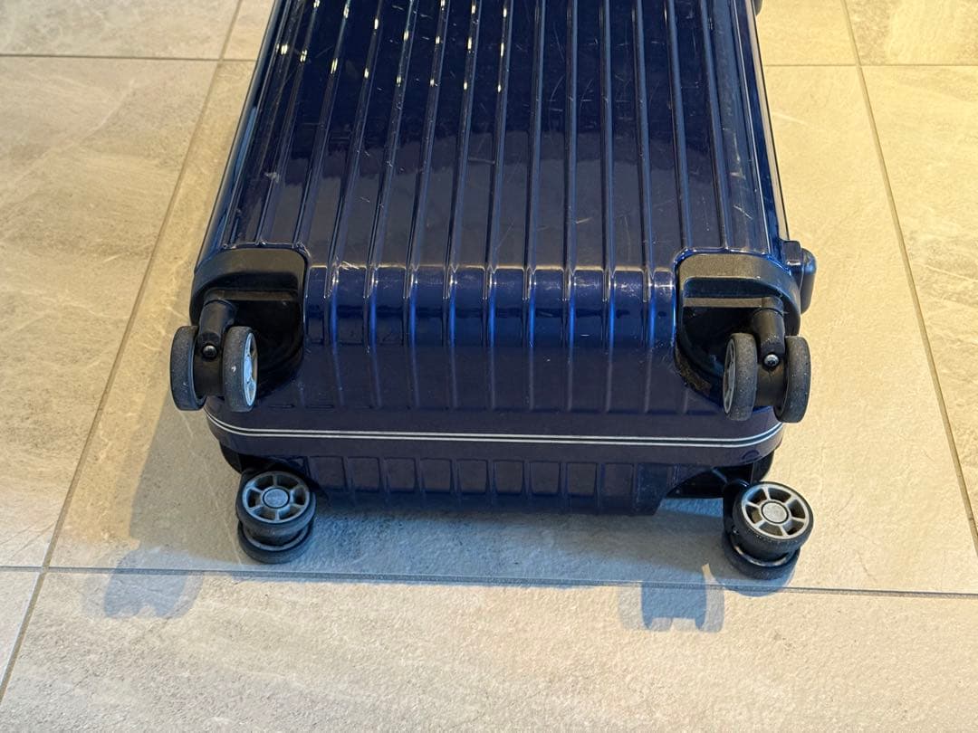 リモワ リンボ 881.52.21.4 32リットル 4輪 スーツケース Amazon