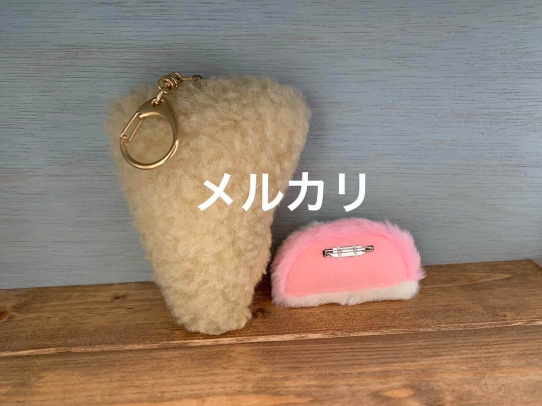 むにゅ プクプク ピザキーホルダー&かまぼこブローチ