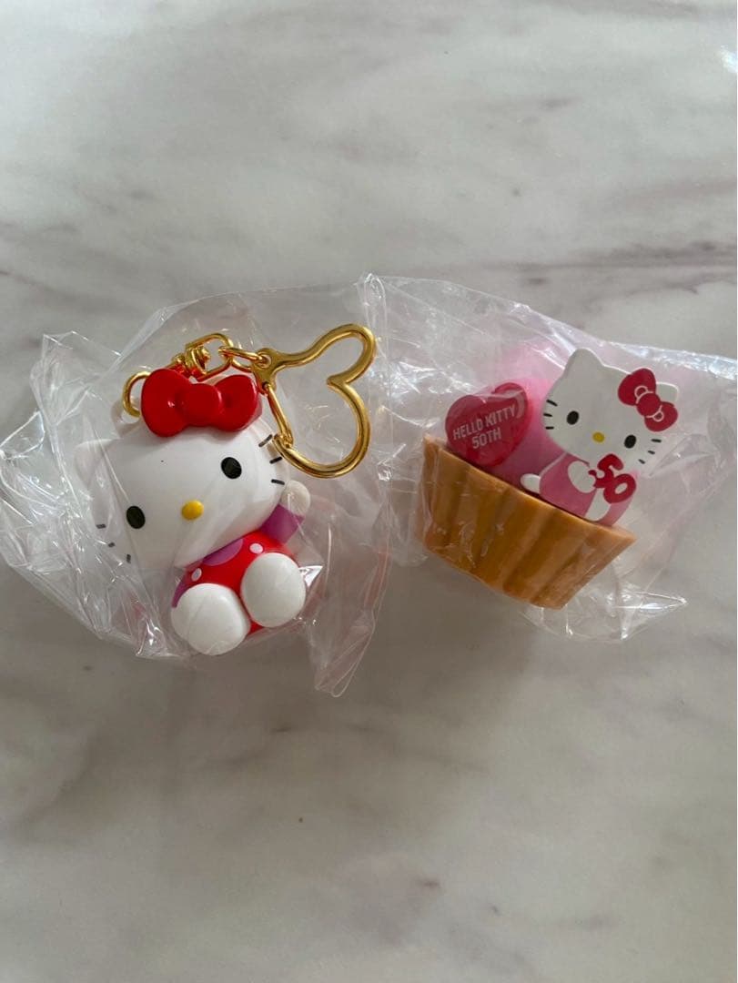 ハローキティ ぬいぐるみ　フィギュア　キーホルダー　ポーチ