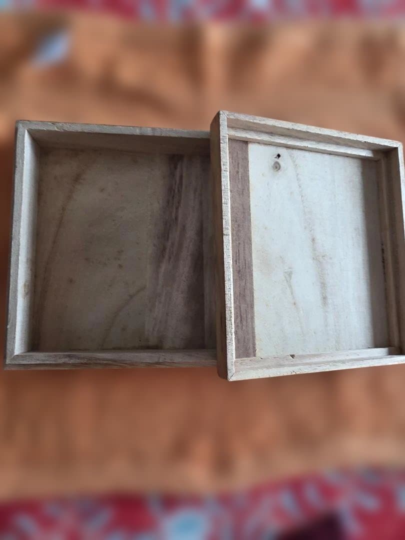 ■ 日本刀の脇差しの鍔