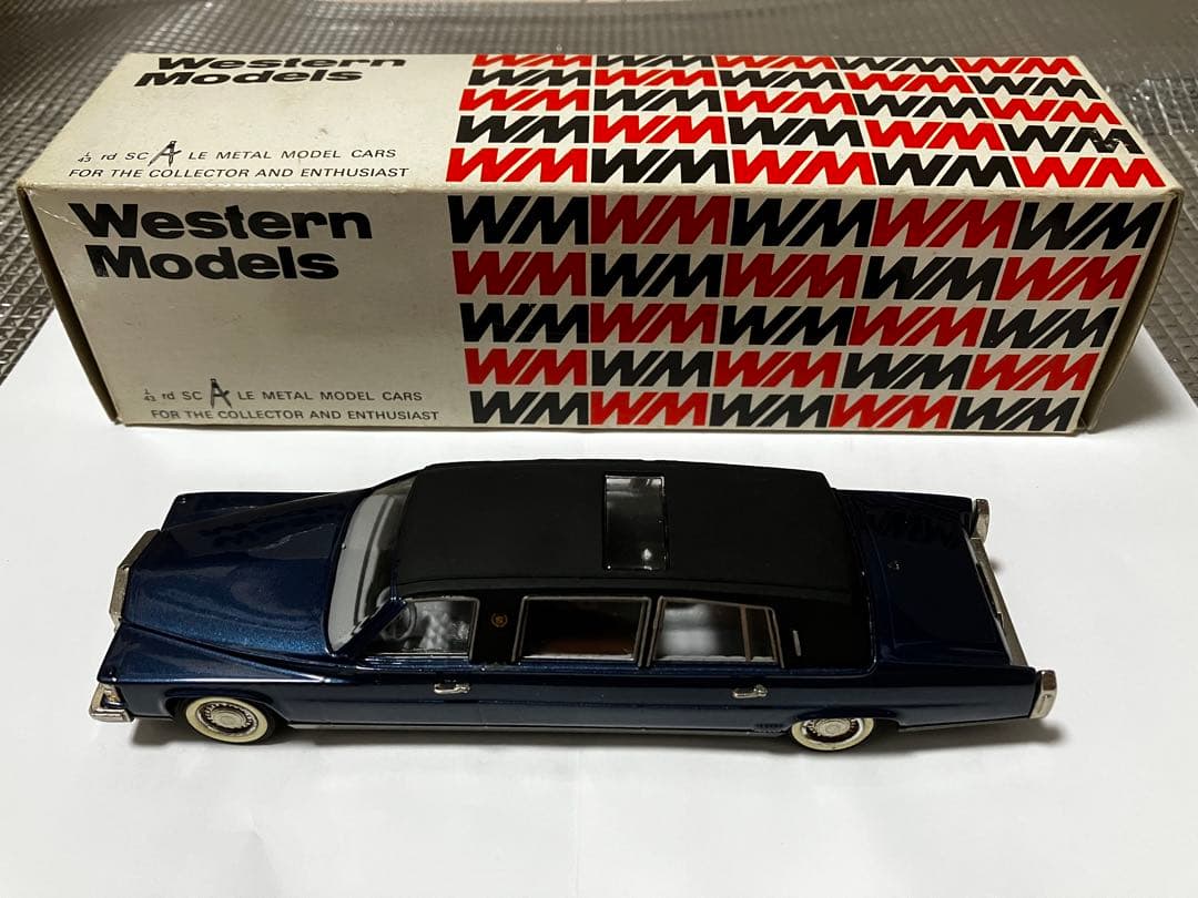 【希少品】キャデラック リムジン モデルカー 1/43スケール