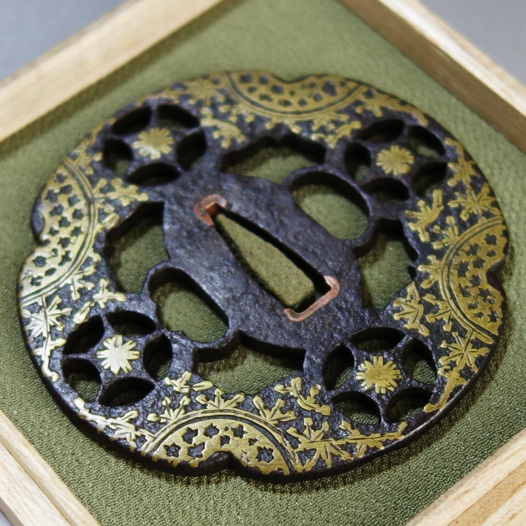 【真鍮象嵌 与四郎鍔】(認定書・鍔箱付き) 鍔 鐔 刀装具 日本刀 武具 骨董