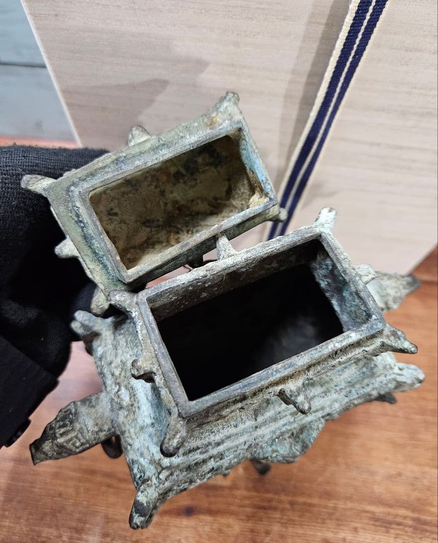 中国古銅 青銅器 環耳付き角壺 在銘 置物 オブジェ 中国古美術 時代物