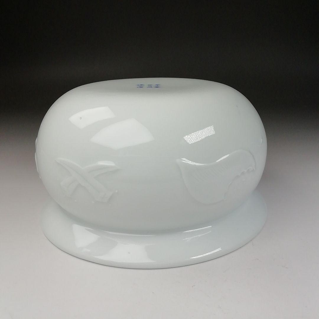 Ｔ６６８　建水　『白磁　宝尽くし』『大日本　三川内　平戸窯　悦山 造』　共箱