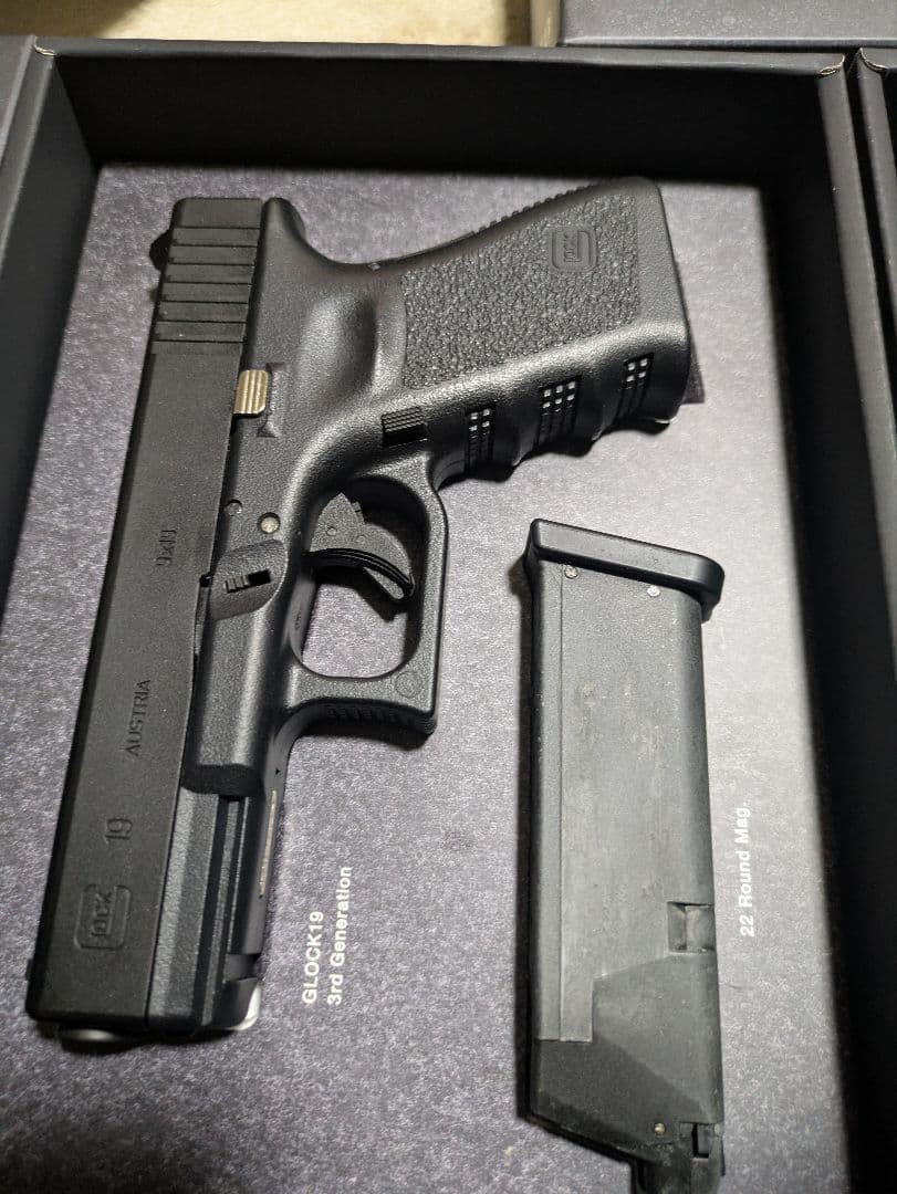 東京マルイ　グロック19　2丁