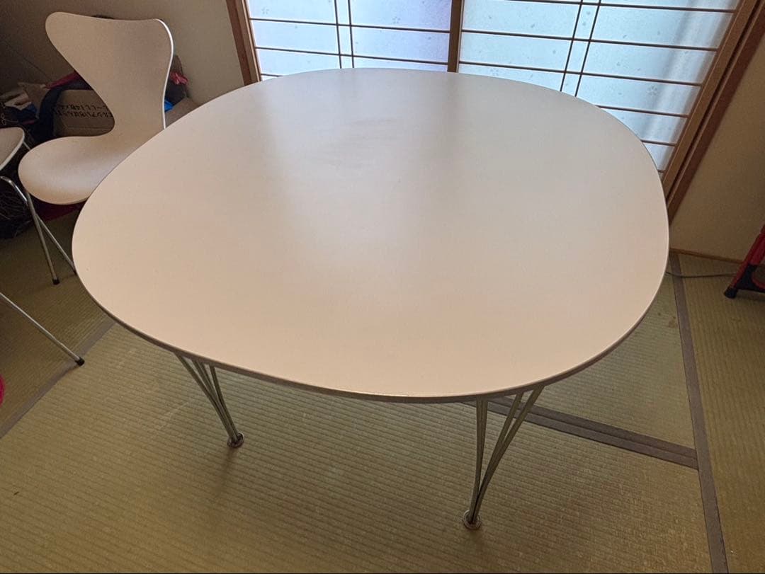 Fritz Hansen スーパー円テーブル　フリッツハンセン