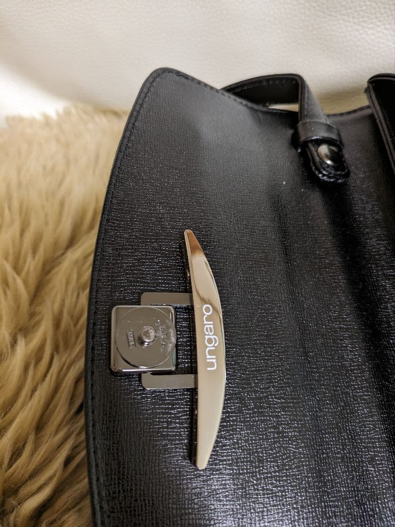 【ギミック有】【美品】ungaro ウンガロ　ハンドバッグ　黒　フォーマル　本革