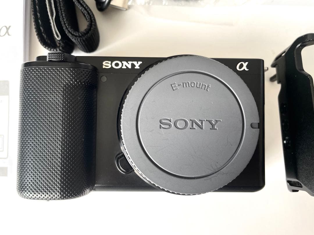 SONY ZV-E10 ミラーレス一眼 本体と付属品 smallRig のリグ