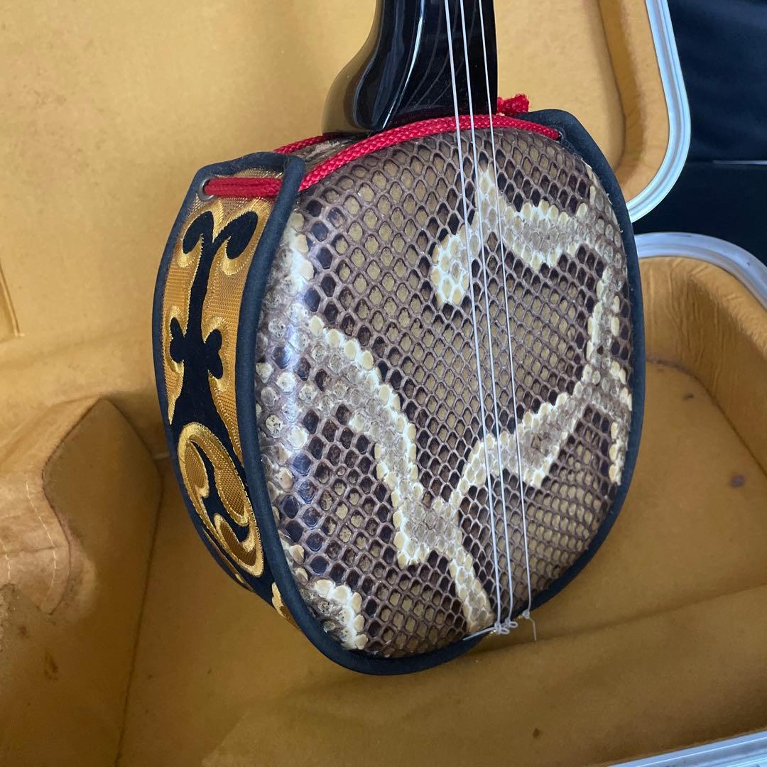 三味線 黒塗与那城？真壁型？ベルト付き ユナー スンチー沖縄 弦楽器