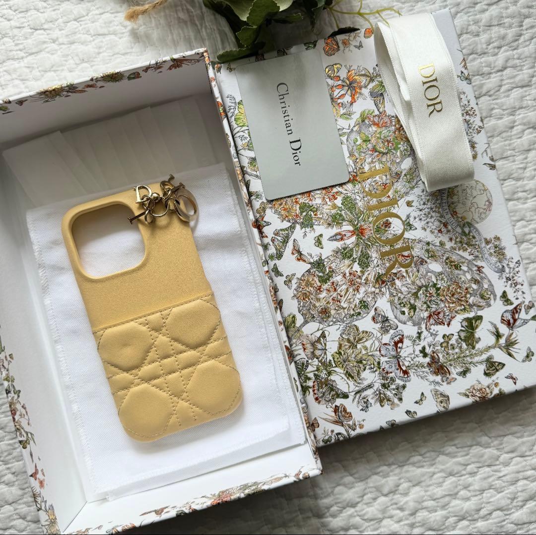美品 ディオール Lady Dior iPhone 14Pro イエロー - メルカリ