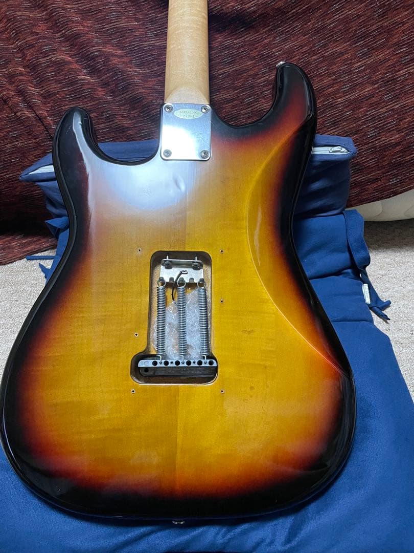 VINTAGE ストラトタイプ　エレキギター　22F