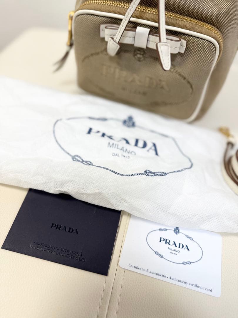 ⭐︎ムッシュ⭐︎PRADA ベージュ バケットバッグ