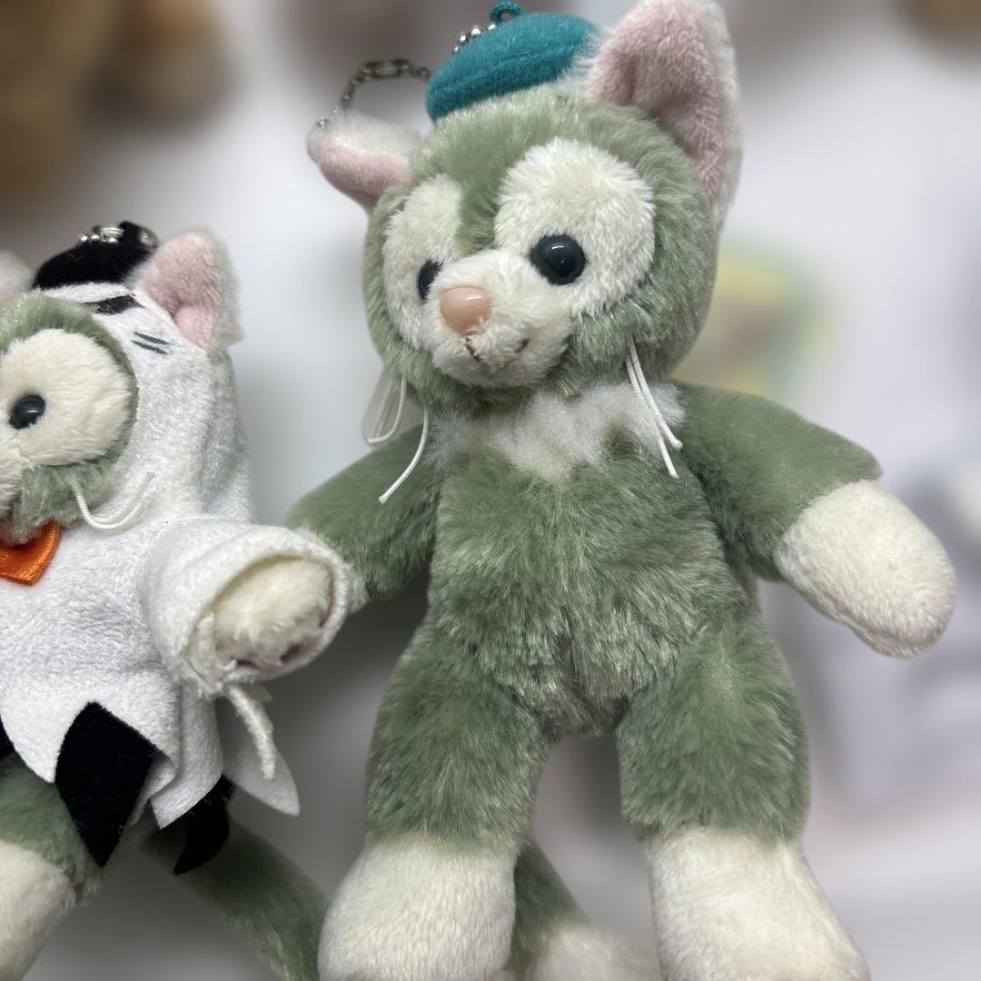 新品未使用タグ付き Disne ディズニー ジェラトーニ ぬいぐるみバッジ