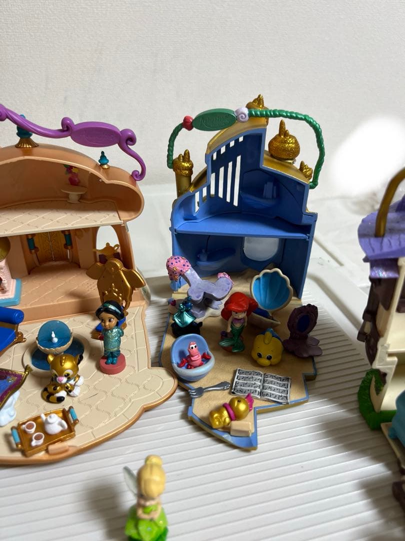 ディズニー、アニメータードール（ミニ）アナ雪、アラジンのフィギュアとお家セット
