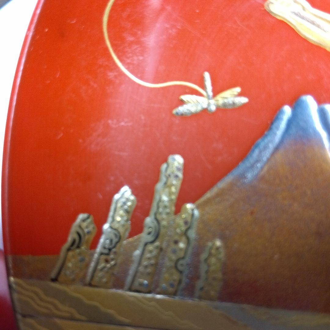 輪島塗 朱塗 時代蒔絵金人物銀富士蒔絵 杯一対 漆芸 共箱 1客の高台に