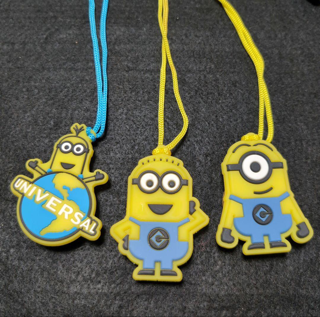 ユニバ ミニオン ピカピカ チャーム ライト ペンダント 光る 缶バッジ