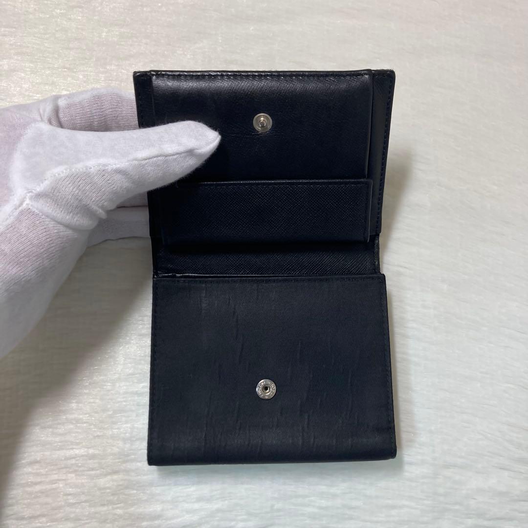 早い者勝ち PRADA プラダ 二つ折り 三つ折り 三角ロゴ フレーム 黒