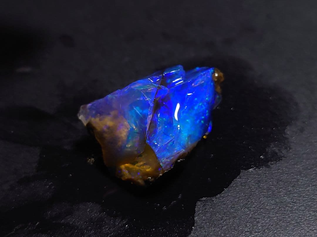 エチオピア オパール ピンファイア 星空のような 鉱物 標本 原石 チョーク