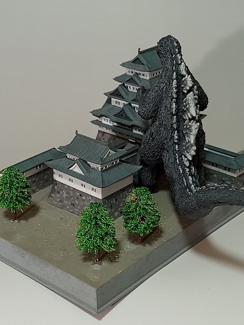 ゴジラ1964 (モスゴジ) 名古屋城急襲 ミニジオラマセット - メルカリ