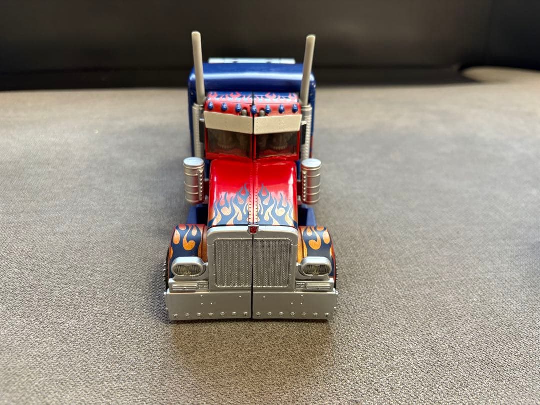 10thアニバーサリー オプティマスプライム＋専用コンテナトレーラー