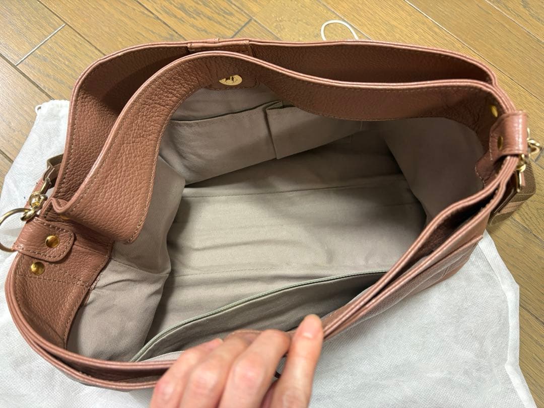 美品アタオ ショルダーバッグ エルビィelvy ピンクベージュ ATAO