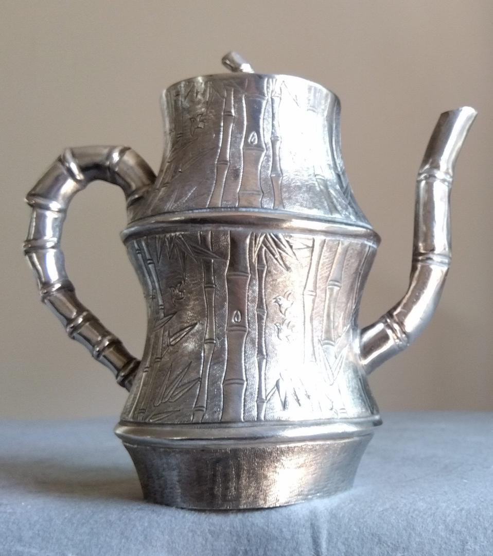 北京工芸品公司　銀製竹林吉祥紋紋様彫酒器 　353gm　全高160全長170mm