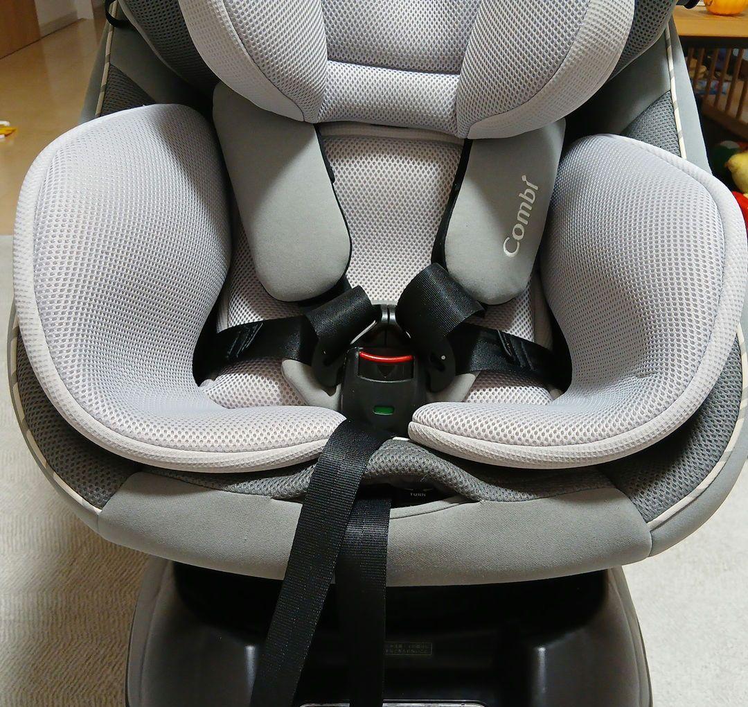 Combi クルムーヴアドバンス　ISOFIX　JP-590