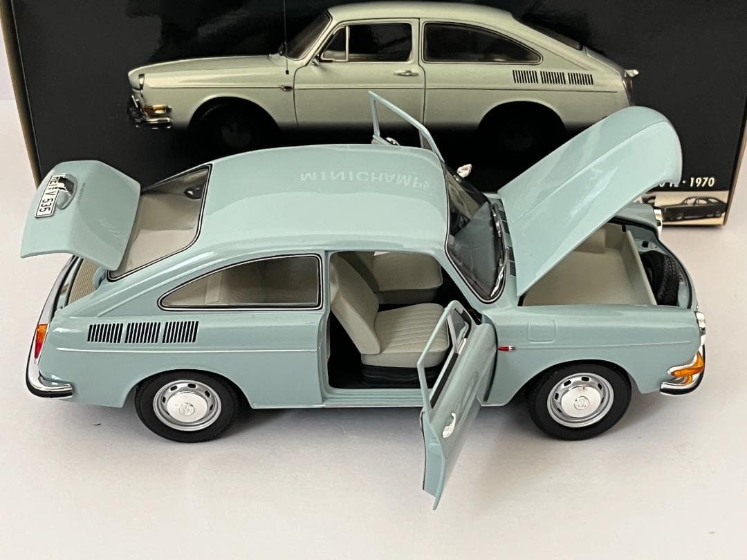 ミニチャンプス PMA 1/18 VW1600 TL 1970 ライトブルー美品
