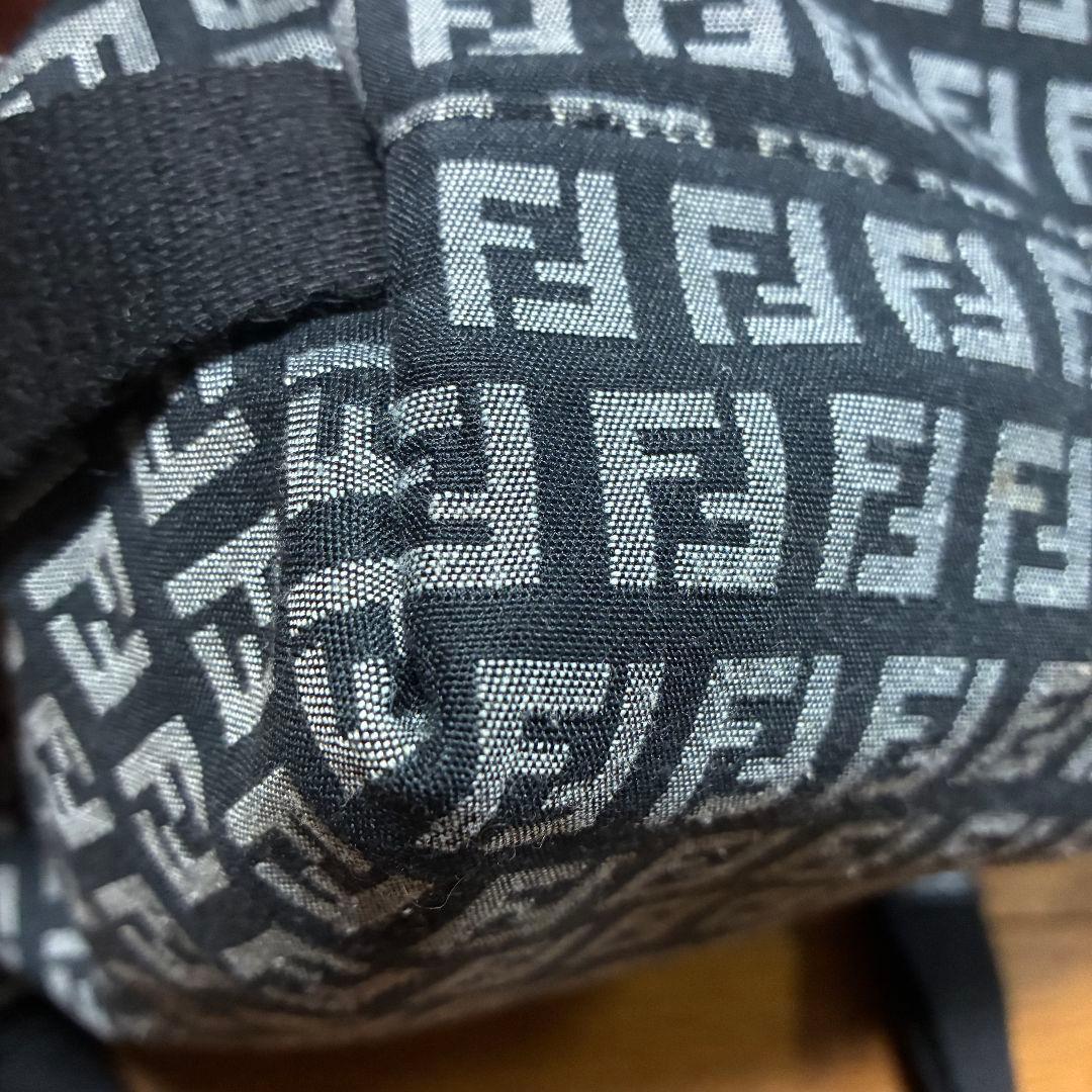 FENDIフェンディ　ズッカ柄　ショルダーバック