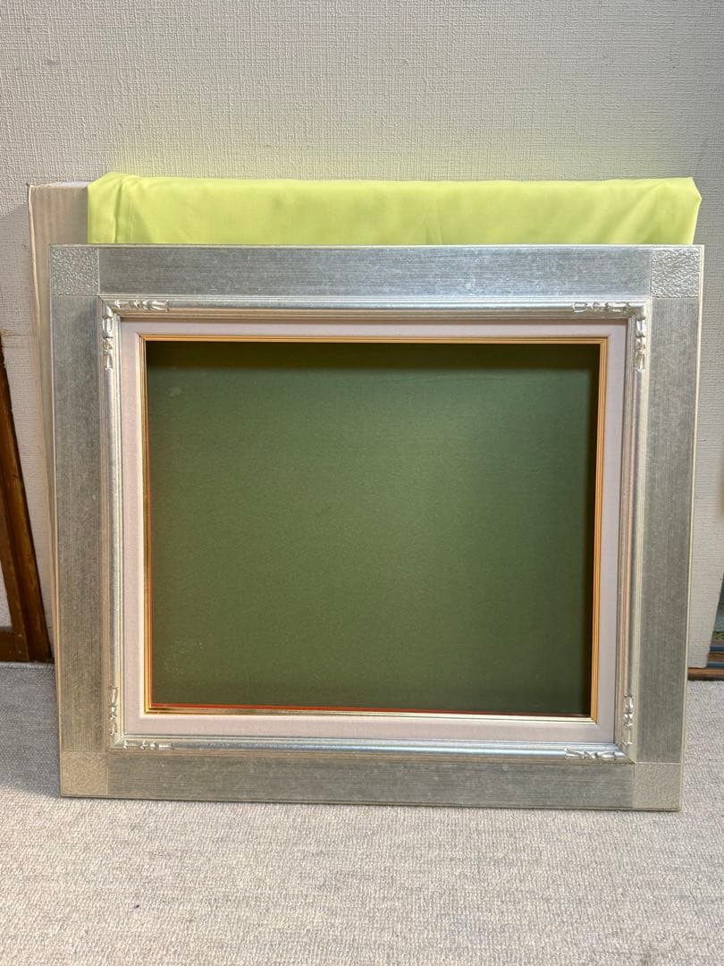 F8サイズ　平桃角紋(銀)シルバー装飾額縁 ほぼ未使用美品　1/9 送料込み