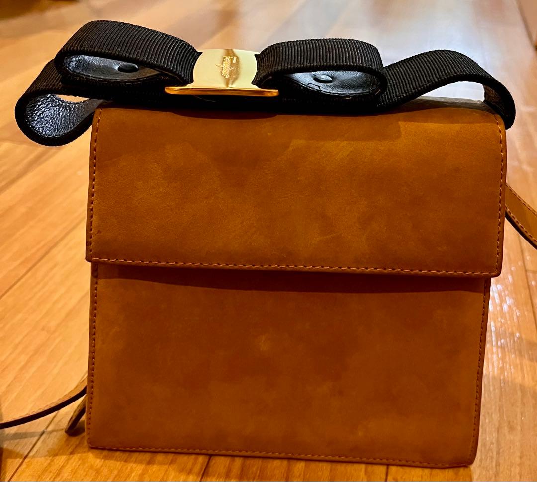 【Ferragamo】ショルダーバッグ　ブラウン