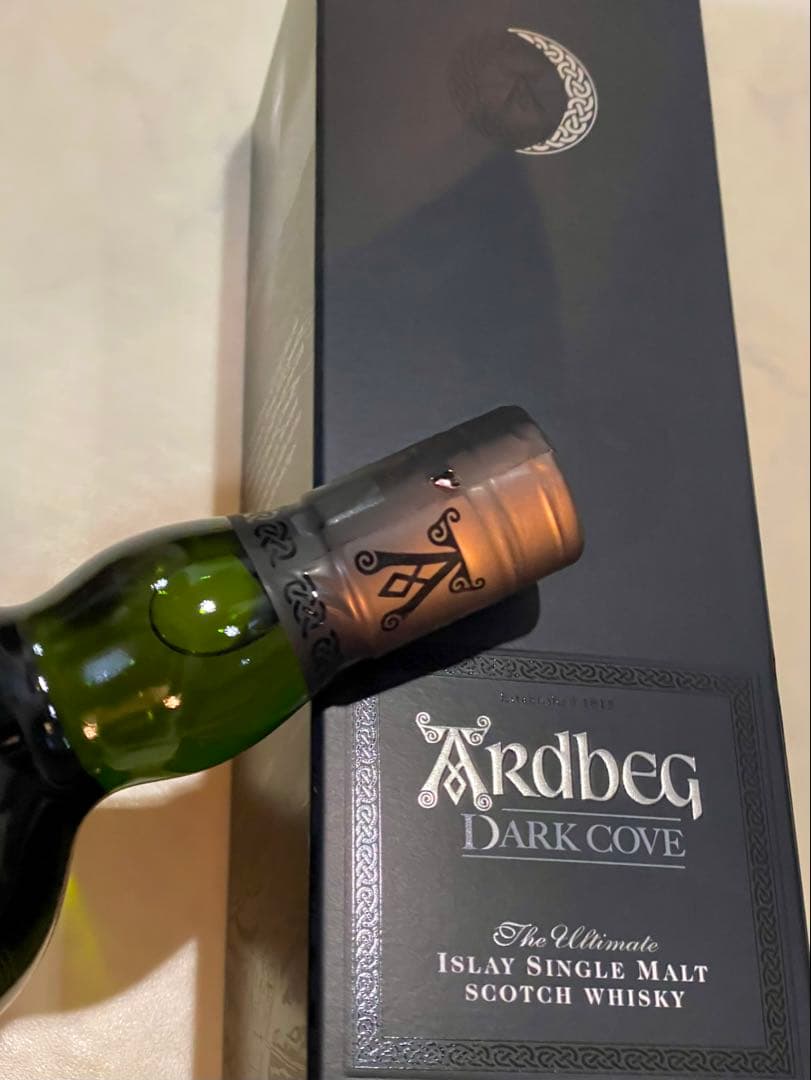 アードベッグ ダーク・コーヴ 箱付き スコッチウイスキー アイラ