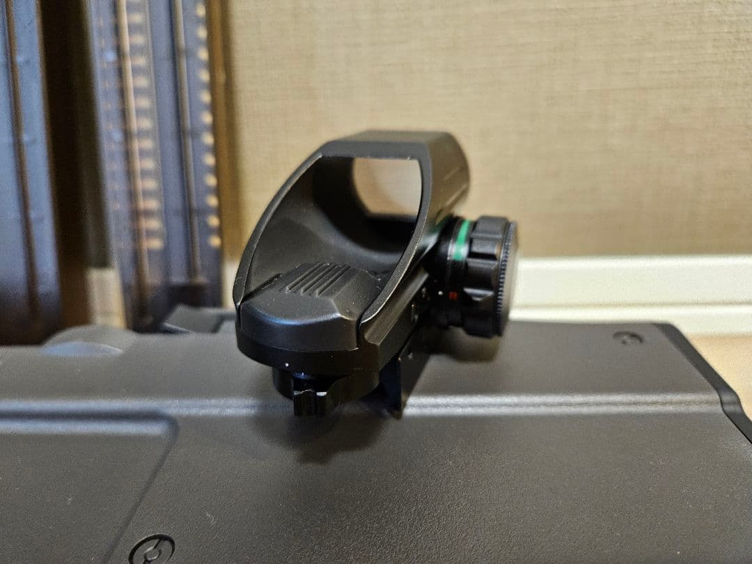 東京マルイ P90 TR with SILENCER（ドットサイト付き）