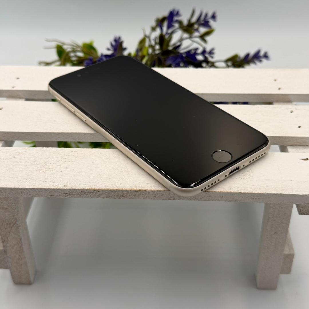 美品】iPhone SE第3世代 64GB スターライト 323 - メルカリ