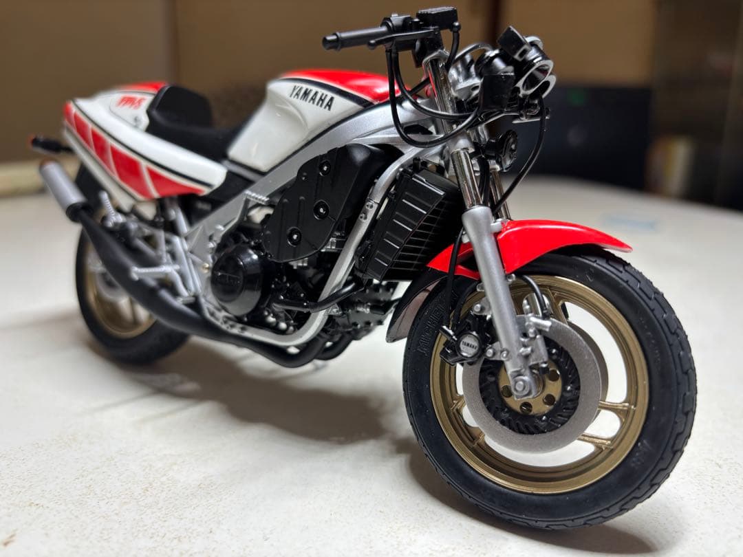 タミヤ 1/12 RZV500Rプラモデル完成品