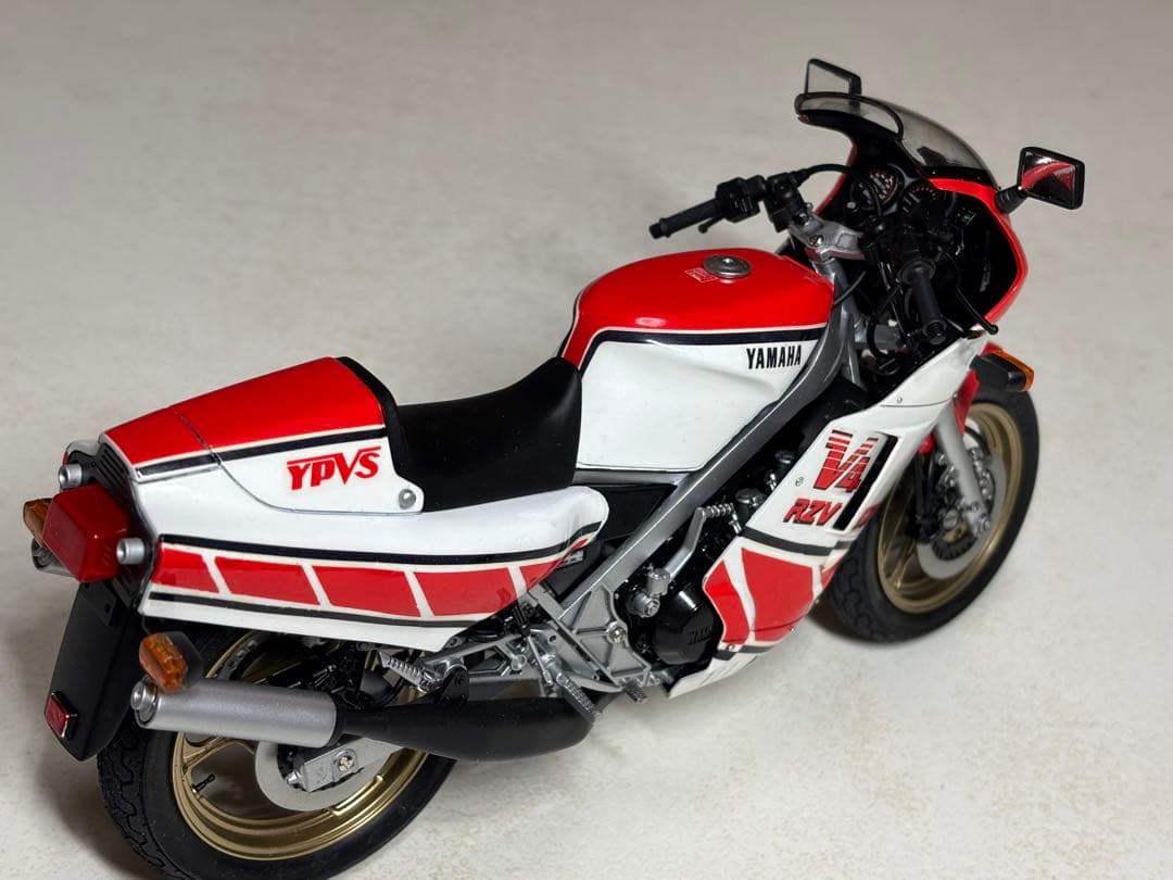 タミヤ 1/12 RZV500Rプラモデル完成品