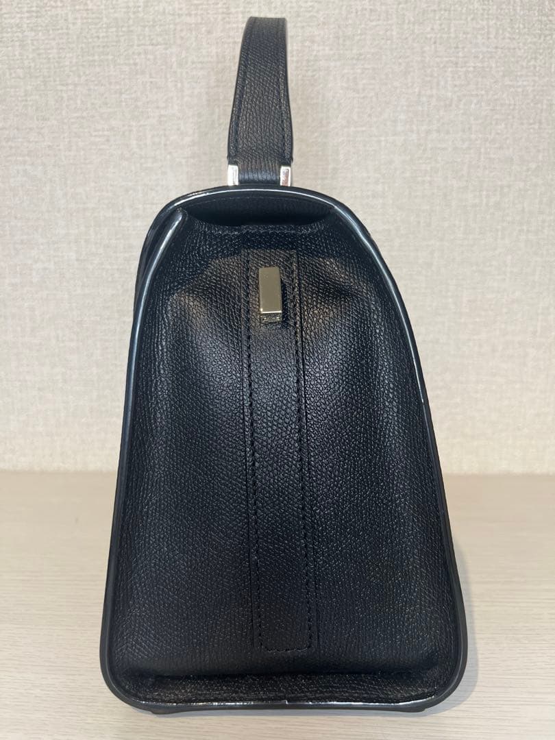 こそ★【ほぼ未使用】valextra イジィデ ミディアム ブラック