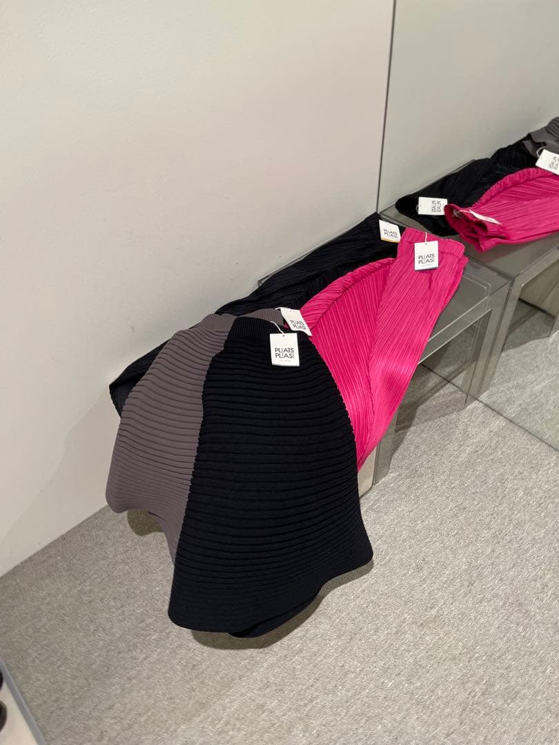 pleats please bounce knit 2024 グレー スカート