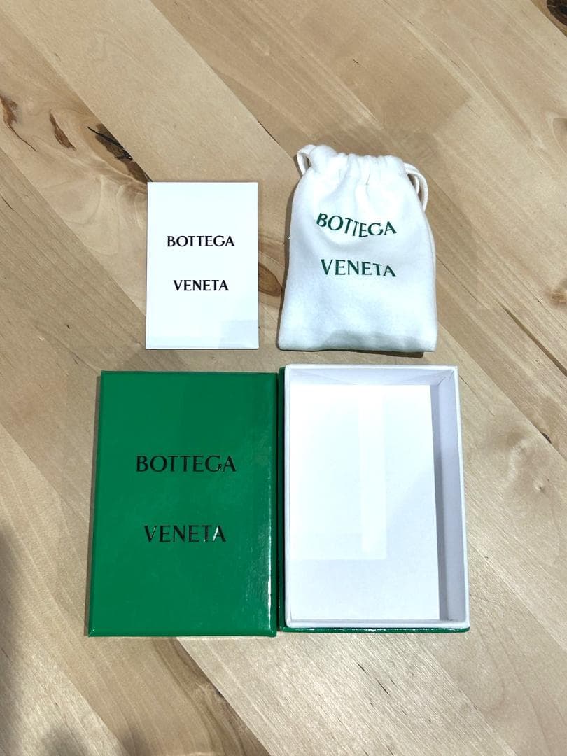 BOTTEGA VENETA イントレチャートラバーシリコンAirTag ケース