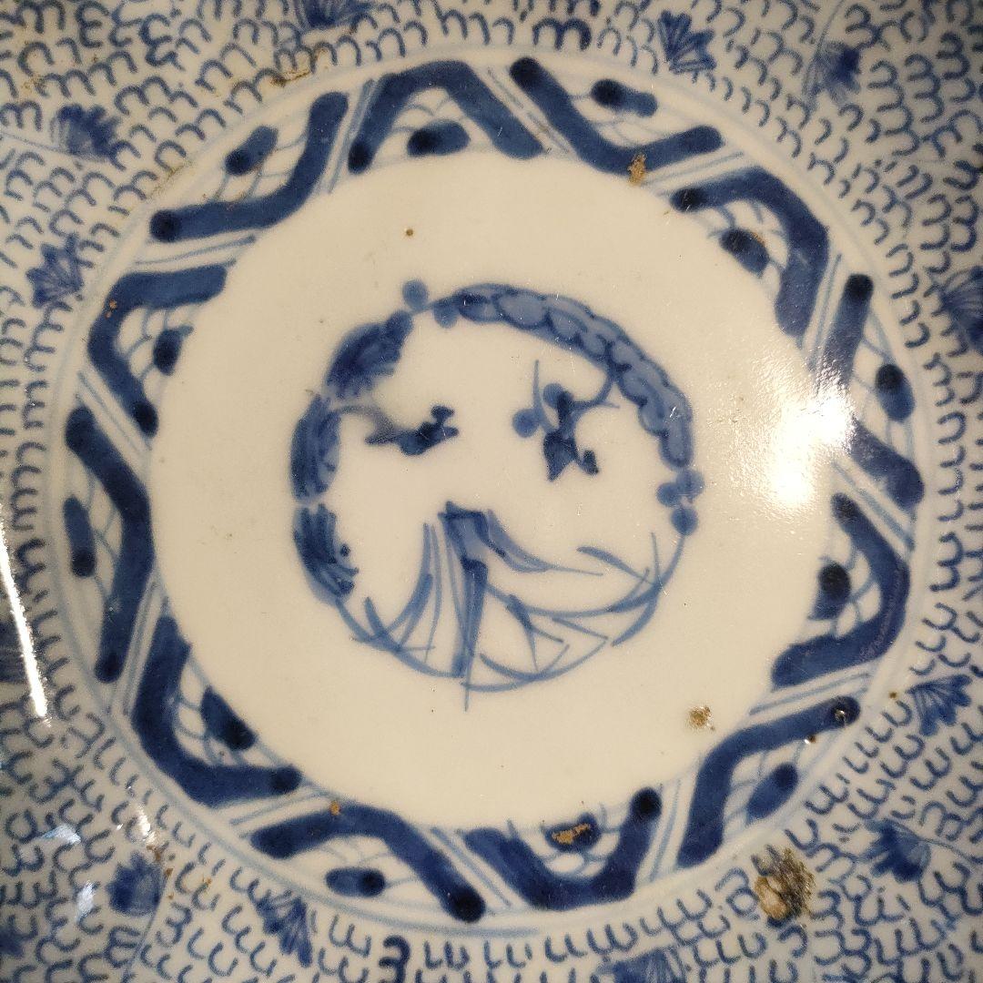 成化年製　古伊万里　染付『松竹梅紋皿』、裏面は蛸唐草紋様