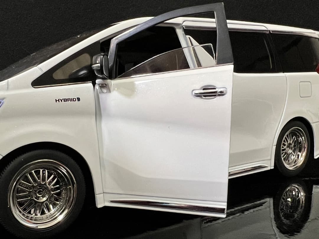 トヨタ TOYOTA アルファード 1/18 ミニカー ホワイト H171