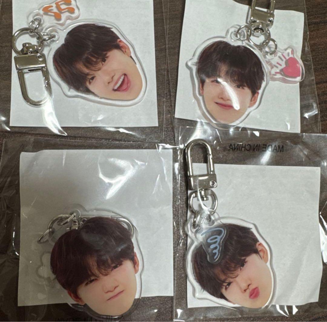 ジュンギュ 顔アクキー 喜怒哀楽 カプセルトイ コンプ セット