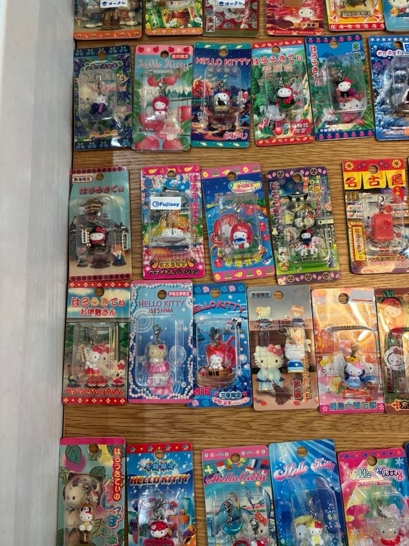【レアまとめ売り】ご当地キティ　194個　ハローキティストラップ　根付け