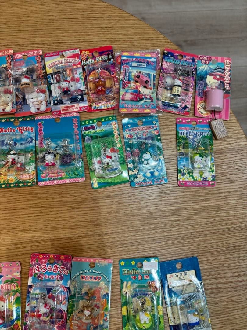 【レアまとめ売り】ご当地キティ　194個　ハローキティストラップ　根付け