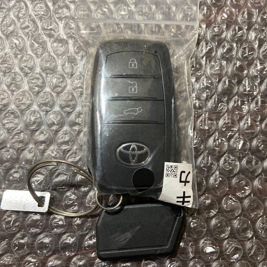 未使用　トヨタ　250ランドクルーザー 純正スマートキー3ツボタン
