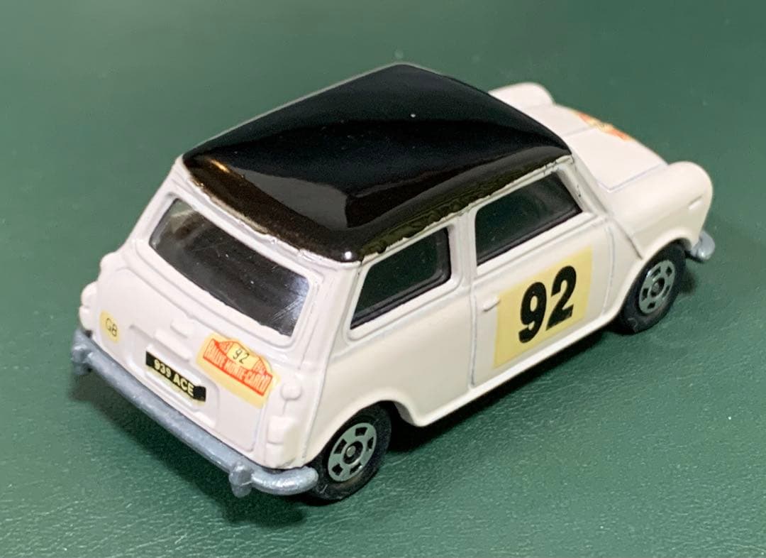 トミカ ミニクーパー トラフィック 白/黒ルーフ 92
