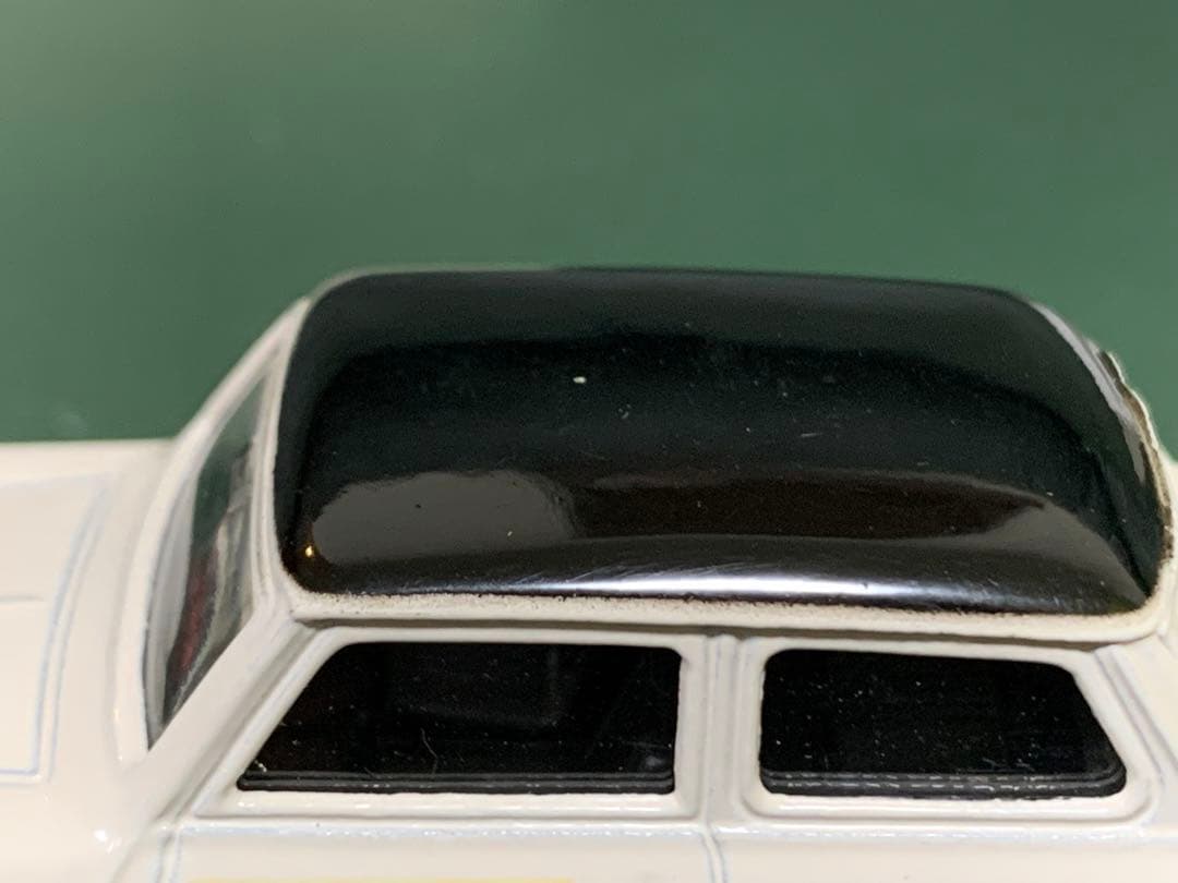 トミカ ミニクーパー トラフィック 白/黒ルーフ 92