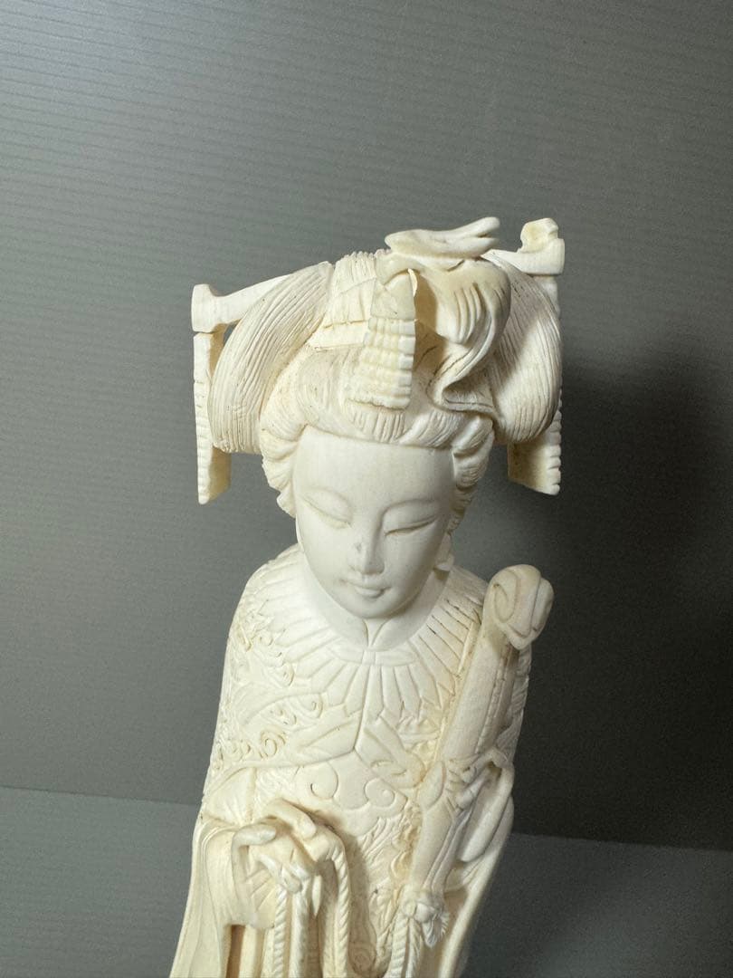 2103 古美術品乾隆銘細密彫刻女性像置物細密細工骨董