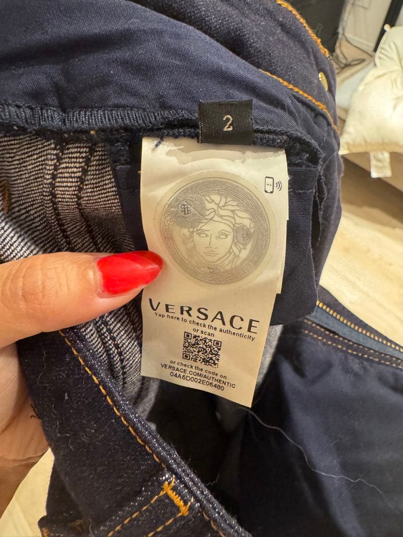 versace ビジュー付きダークデニムタイトスカート